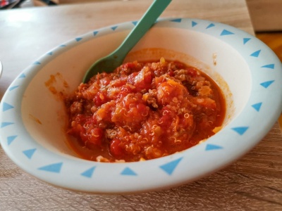 БОЛОНЕЗЕ С КИНОА