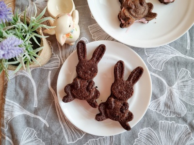 КОКОСОВИ ПАСТИЧКИ С ЯГОДОВ КРЕМ