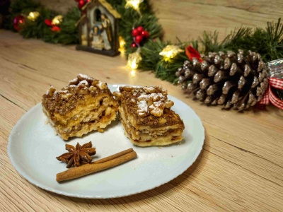 КЕКС С ЯБЪЛКИ И ГРИС