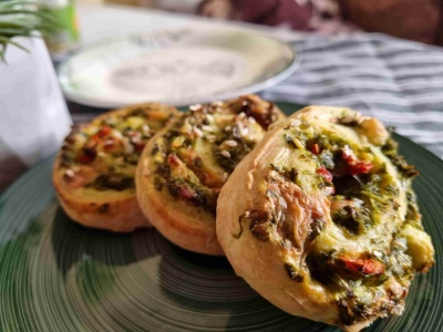 ДОМАТЕНИ КОЛЕЛЦА С КЕЙЛ